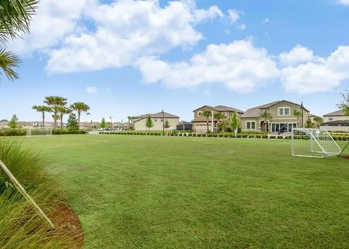 Townhome Splash Pool Bbq Free Water Park