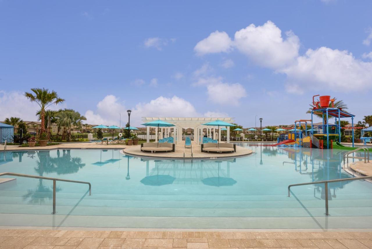 Townhome Splash Pool Bbq Free Water Park